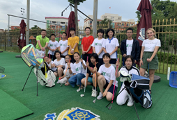 參加游泳夏令營要多少錢？