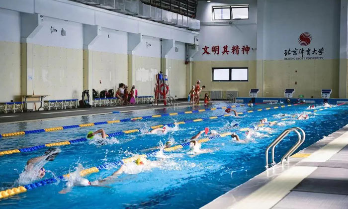 青少年游泳夏令營報名哪家好