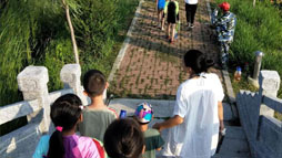 野趣童年讓孩子掌握野外生存技能
