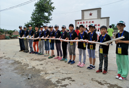 來(lái)2024青島青少年軍事夏令營(yíng)體驗(yàn)苦中作樂!