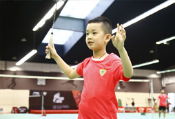 7歲的孩子適合參加幾天的羽毛球夏令營(yíng)？