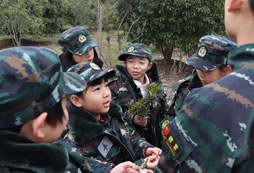 這個(gè)假期，漳州軍事夏令營帶你遇見最棒的自己！