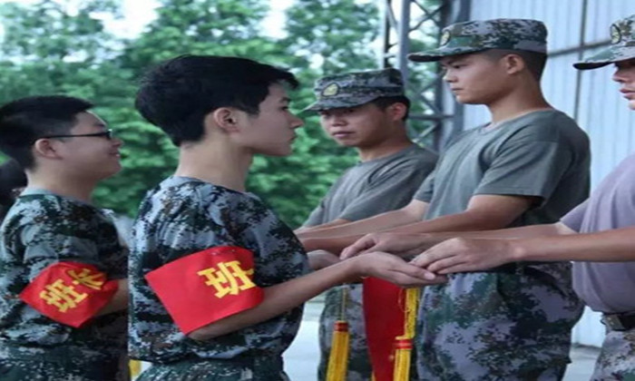 浙江15天軍事夏令營活動(dòng)方案包含哪些訓(xùn)練內(nèi)容？
