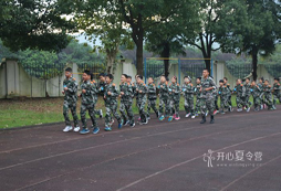 參加夏令營(yíng)給孩子多少零花錢(qián)合適？