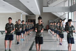 參加浙江軍事訓(xùn)練營(yíng)也能減肥你相信嗎？