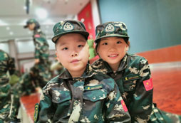 云南征服者軍事特訓(xùn)營培養(yǎng)孩子的生存技能！