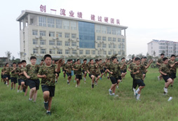 鄭州軍事夏令營都有哪些優(yōu)勢？