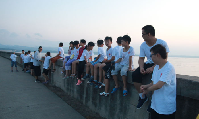 鄭州夏令營價(jià)格一覽表