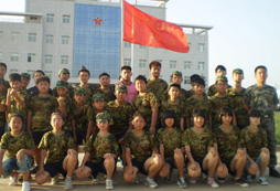 鄭州夏令營(yíng)活動(dòng)有助于孩子度過(guò)叛逆期