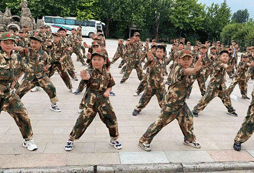 參加鄭州軍事夏令營對孩子有什么作用？