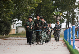 孩子的改變成長在鄭州中學(xué)生軍旅夏令營開始