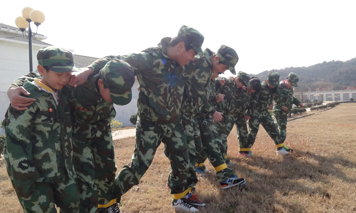 中學(xué)生軍訓(xùn)夏令營(yíng)機(jī)構(gòu)有哪些