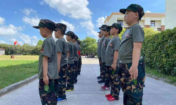 中學(xué)生軍訓(xùn)夏令營去哪兒好
