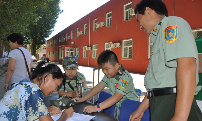 中學(xué)生軍訓(xùn)夏令營有哪些