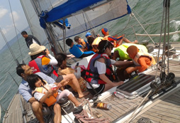青少年航海夏令營體驗到瞬息萬變的海洋