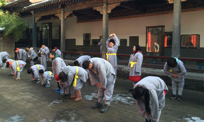 合適中學(xué)生參加的少林禪武夏令營機(jī)構(gòu).jpg