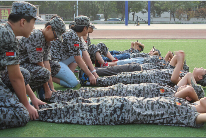 高中生暑假軍訓(xùn)夏令營