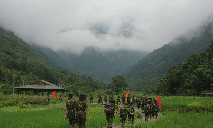 中學(xué)生特種兵夏令營(yíng)
