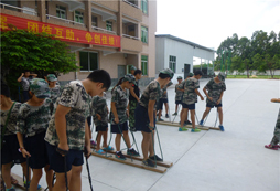 青少年夏季參加周邊拓展訓(xùn)練營(yíng)注意哪些事項(xiàng)？