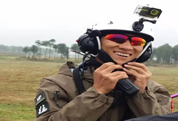 參加周邊體驗活動模擬特種兵編制訓(xùn)練