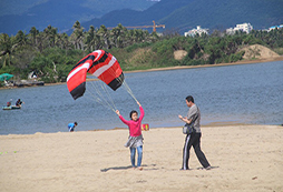 參加珠海游學(xué)夏令營了解國情民生