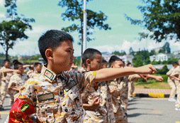 珠海軍事夏令營改變孩子不良習慣！