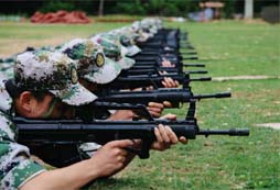 參加軍事訓(xùn)練夏令營會給孩子帶來哪些收獲