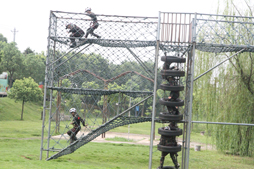 感受軍事化訓(xùn)練