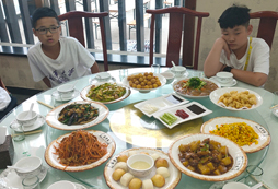 快樂的午餐時光