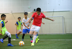 國內(nèi)青少年足球夏令營在哪里？