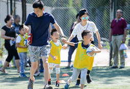 參加足球夏令營讓孩子的假期生活多姿多彩