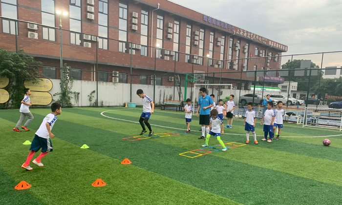 青少年足球夏令營報名多少錢