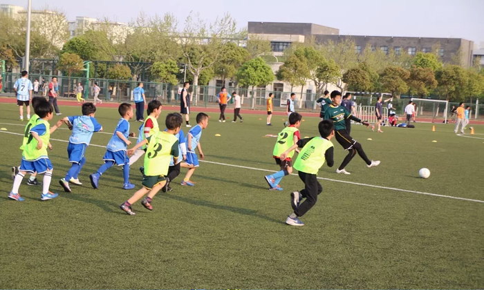 青少年足球夏令營報名多少錢