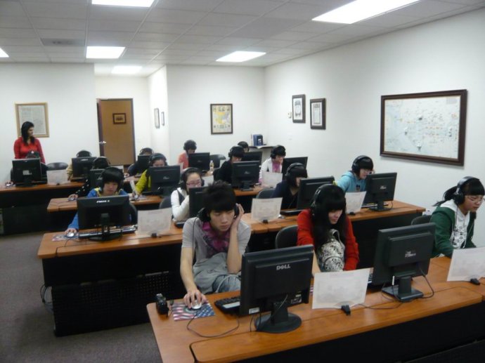 Ӣ2010f112s(gu)ɼΌW(xu)F(tun)